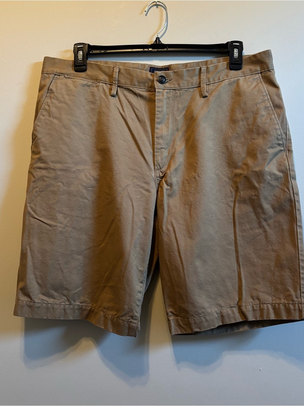GAP Men's Khaki Flat-Front Chino Shorts